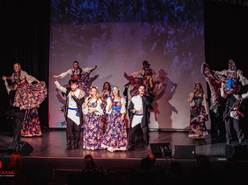 В формате караоке-шоу откроется новый концертный сезон театра песни и танца «Забайкалье»